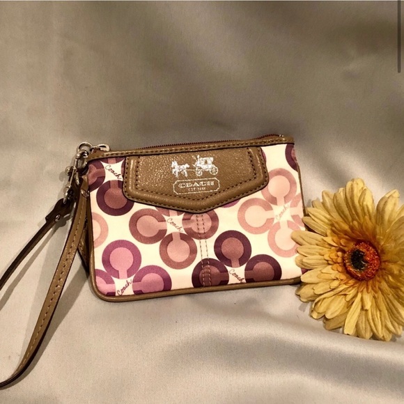 Clutch - Picture 2 of 7